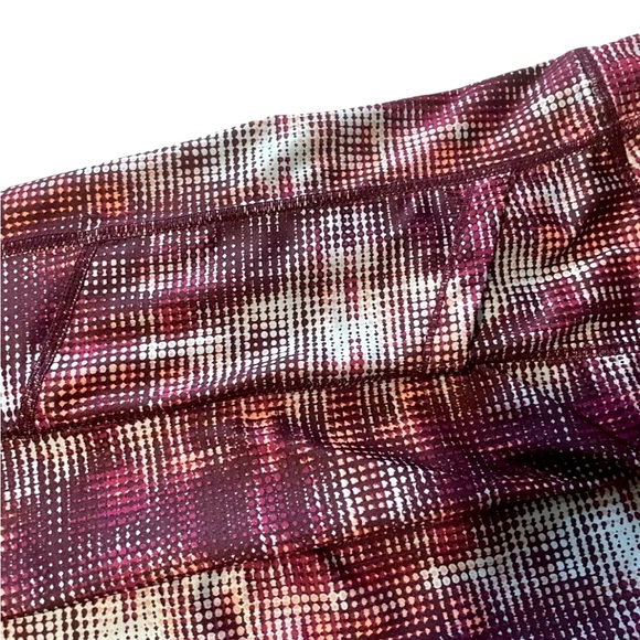 NWOT Proplayer Small Purple Print Capri Moisture Wicking Leggings - Picture 4 of 8